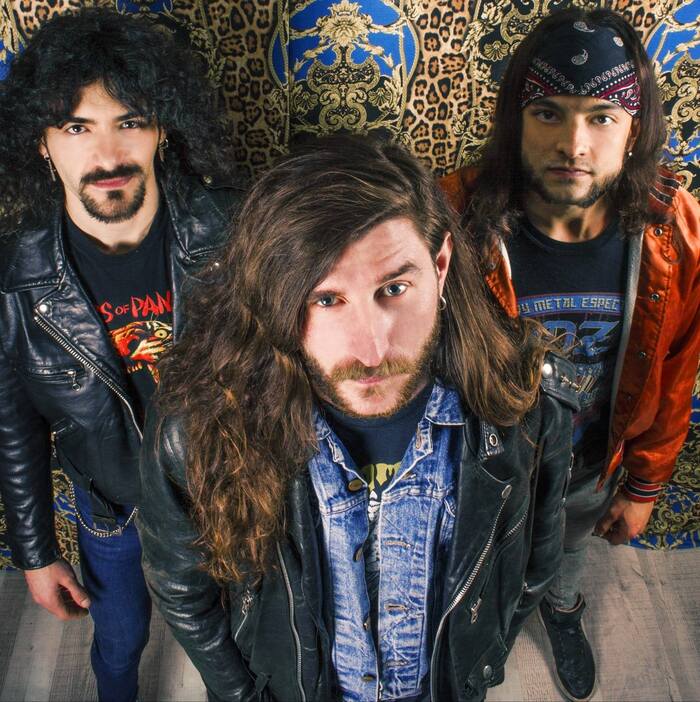 LOANSHARK испанцы с синглом *Electric Shocking Waves* альбом "No Sins to Confess" 2025 года HEAVY METAL