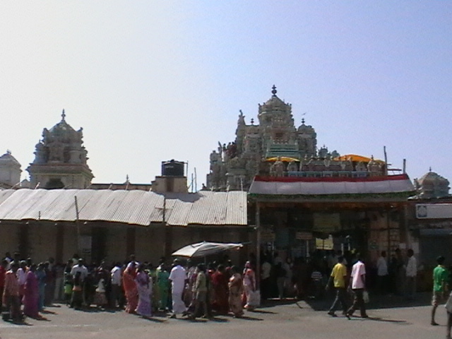 ������� ���� � ���� ��� ���������� (Shri Ashtalakshmi Temple). ������� ����� ������, ����� �� �����.