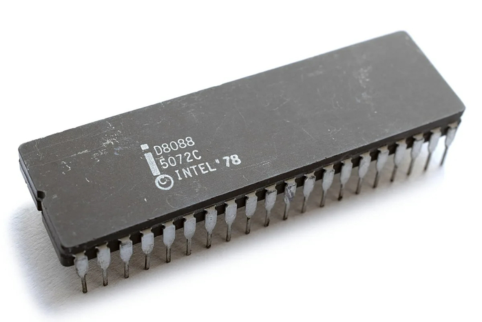 ��������: wikipedia (�������������� Intel 8088)