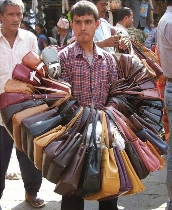 Когда в твоей стране многоженство и ты ждешь своих жен из туалета после плова ,который сам приготовил