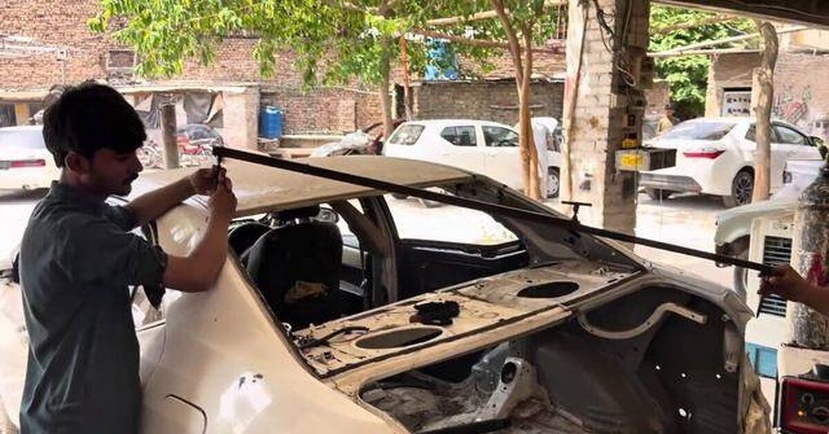 Пакистанские автомеханики полностью восстановили Toyota Corolla Altis - Пакистан, Ремонт техники, Ремонт авто, Автосервис, Рукожоп, Авто, Поломка, Запчасти, Жестянщик, Сварка, Toyota, ДТП, Труд, Технологии, Пакистанские технологии, Пакистанцы, Видео, Rutube