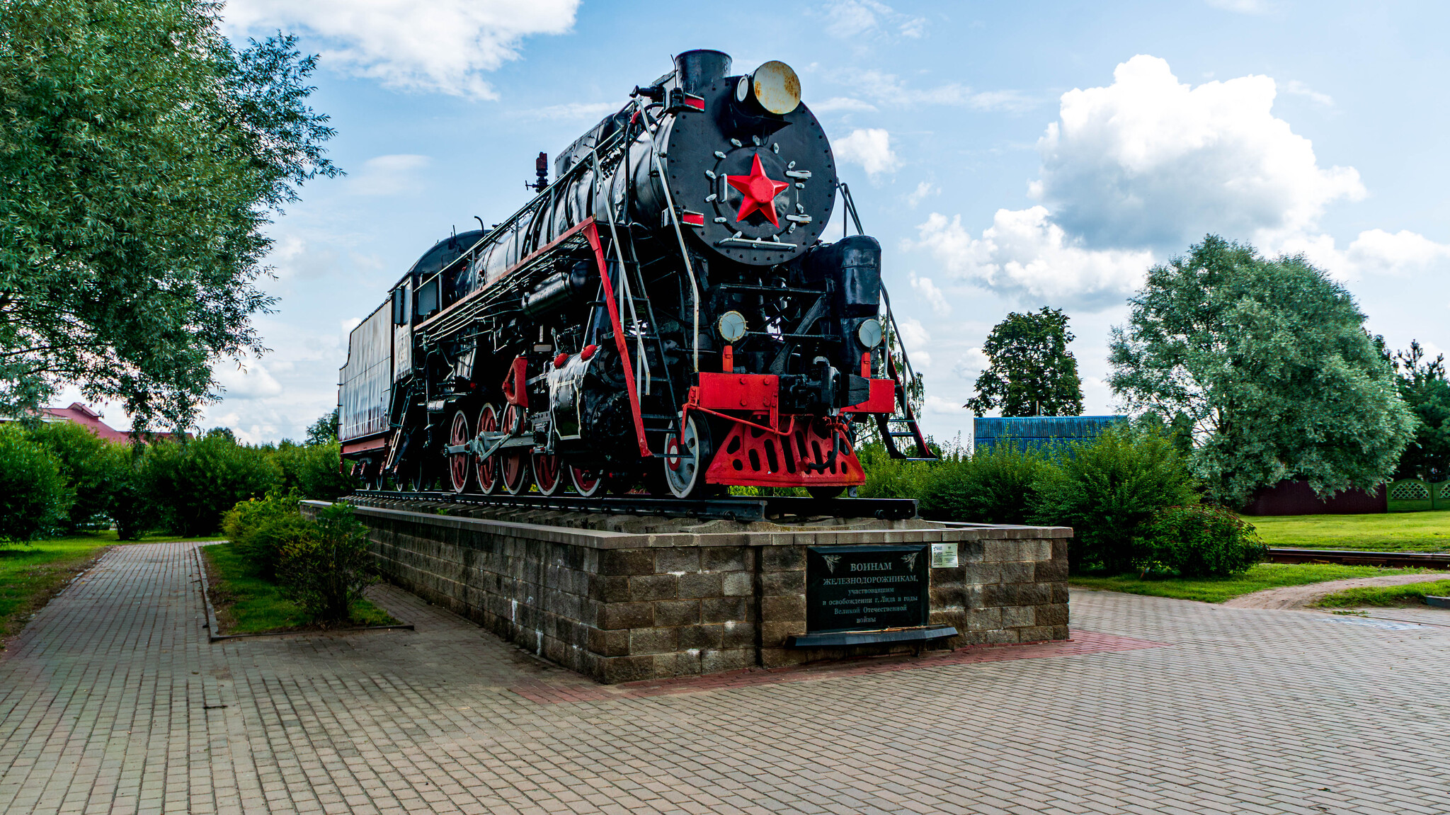 Bus Lida: From a Sunny Castle to a Thunderstorm on the Sony NEX-5R - My, Republic of Belarus, City of Lida, Bus, The photo, Street photography, Locomotive, Stork, I want criticism, Longpost