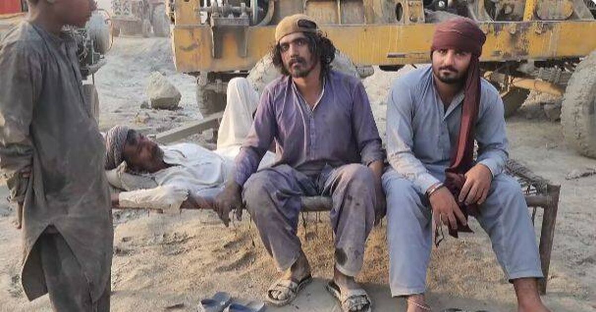 Mobile tire fitters in Pakistan - Pakistan, Repair of equipment, Auto repair, Car service, Rukozhop, Tire service, Pakistani Technology, Spare parts, Breaking, Pakistanis, Technologies, Safety engineering, Video, Rutube