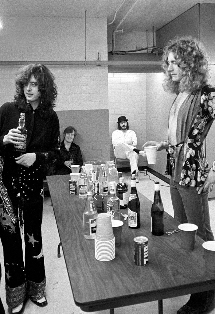 Led Zeppelin �� �������� ����� ���������. ������������, Market Square Arena, 25 ������ 1975. ����������� ������: ���� �������, ��������, ���� �����-��. �� ������� �����-�� � ���������.