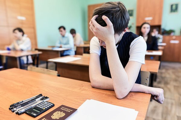 Сдавшие ЕГЭ на 300 баллов выпускники не прошли на бюджет в ведущие вузы России