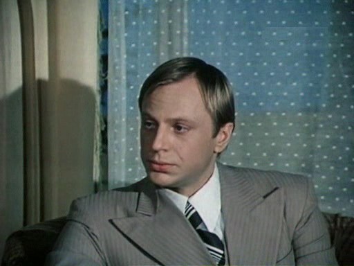 Юрий Богатырев в роли Михаила Ромашова в фильме "Два капитана"