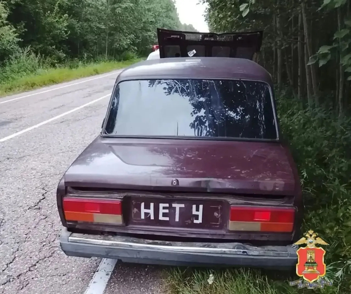 В Тверской области несовершеннолетний водитель на машине без номеров пытался удрать от полиции
