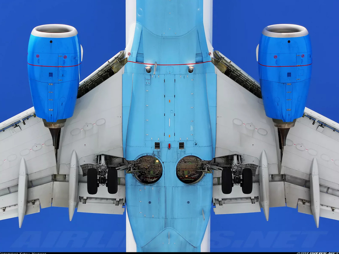Источник: <!--noindex--><a href="https://pikabu.ru/story/kak_otlichit_boeing_ot_airbus_za_paru_sekund_i_krasivo_pontanutsya_pered_druzyami_14277665?u=https%3A%2F%2Favatars.mds.yandex.net%2Fi%3Fid%3D6120b33cc47412aa8a5e5441e2488ee7_l-4347005-images-thumbs%26n%3D13&t=https%3A%2F%2Favatars.mds.yandex.net%2Fi%3Fid%3D6120b33cc47412aa8a5e5441...&h=c8503fce77163624c3ef79ab5b974e0a26ad31ef" title="https://avatars.mds.yandex.net/i?id=6120b33cc47412aa8a5e5441e2488ee7_l-4347005-images-thumbs&n=13" target="_blank" rel="nofollow noopener">https://avatars.mds.yandex.net/i?id=6120b33cc47412aa8a5e5441...</a><!--/noindex-->