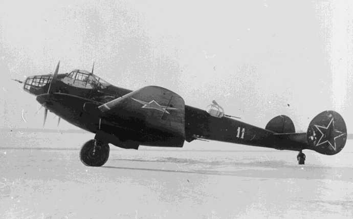 Бомбардировщик Ер-2 на войсковых испытаниях. Лето 1945 г.