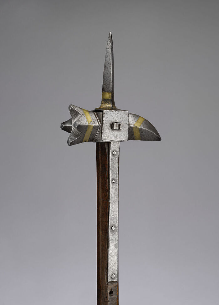 Боевой молот. Франция, около 1450 года. The Metropolitan Museum of Art.