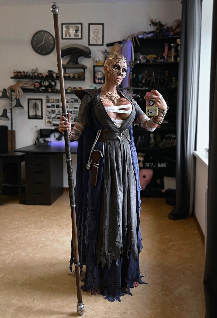 А мой персонаж в лагере, Иссохшего с сиськами видел!