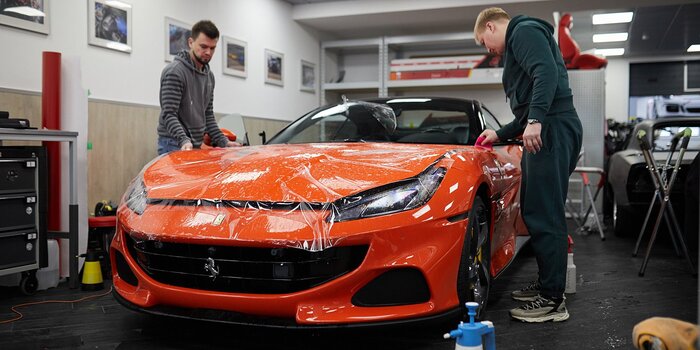 Ferrari Portofino M: нанесение полиуретановой плёнки в Level Performance.