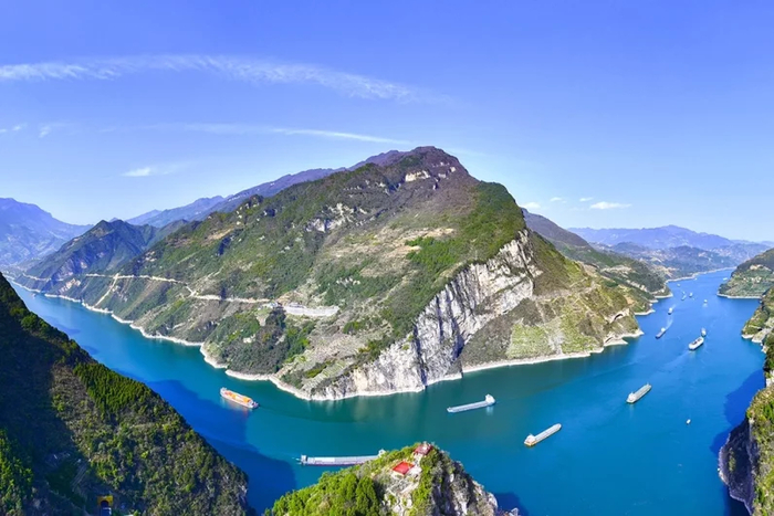 Ущелье Силин.© <!--noindex--><a href="https://pikabu.ru/story/kitay_2026_vizyi_oplata_tovarov_i_uslug_internet_chto_nuzhno_znat_turistu_14443936?u=http%3A%2F%2Fwww.globallookpress.com&t=www.globallookpress.com&h=d5f58794c8ae6dca0923067e4d8dec3daea98695" title="http://www.globallookpress.com" target="_blank" rel="nofollow noopener">www.globallookpress.com</a><!--/noindex-->