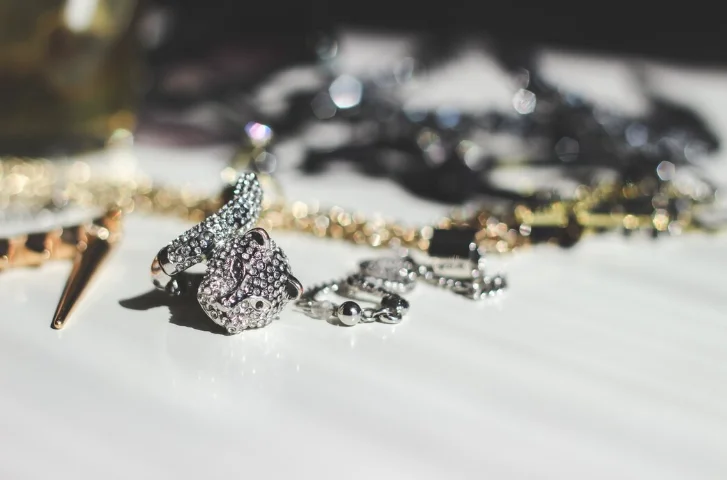 Ошибки, которые делают комплект визуально дешевле