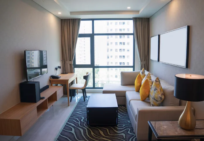 Чек-лист: как безопасно снять квартиру посуточно и не переплатить