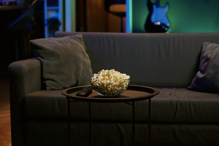 Как установить Кинопоиск на Smart TV